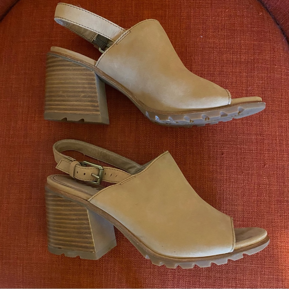 Tan Sorel sandals